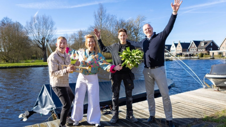 De Hillegommer: Winnaars verrast: Talenten krijgen podiumplek op Vier de Lente Festival